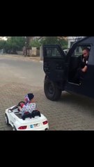 Polisin dur ihtarına uymayan minik Dominic Toretto
