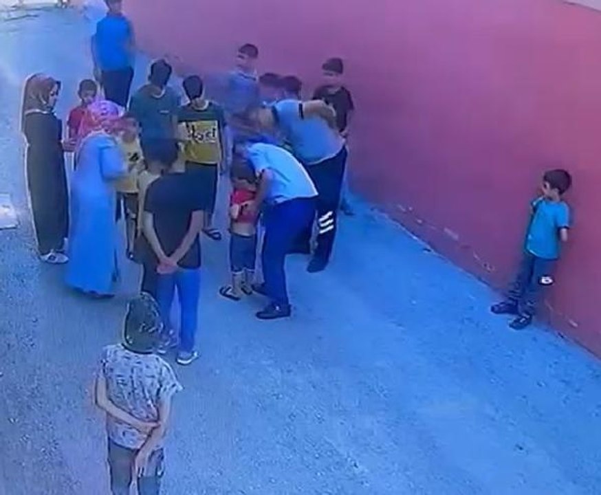 BOĞAZINA MADENİ PARA TAKILAN KASIM, HEİMLİCH MANEVRASIYLA KURTARILDI