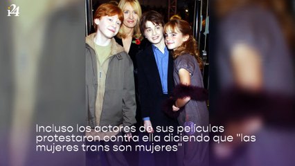 Autora de Harry Potter es criticada por decir que las mujeres trans no menstrúan
