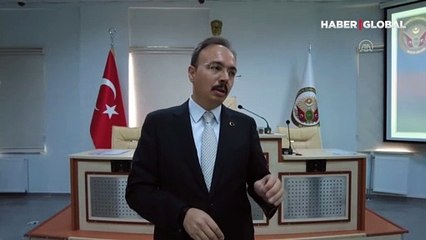 Bilecik'te "Bırak Kazan" kampanyası kapsamında sigarayı bırakan kişilere çeyrek altın hediye edildi