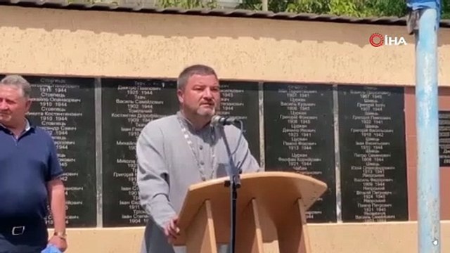 Rus yanlısı rahip cenazede Ukraynalı rahibe haçla saldırdı