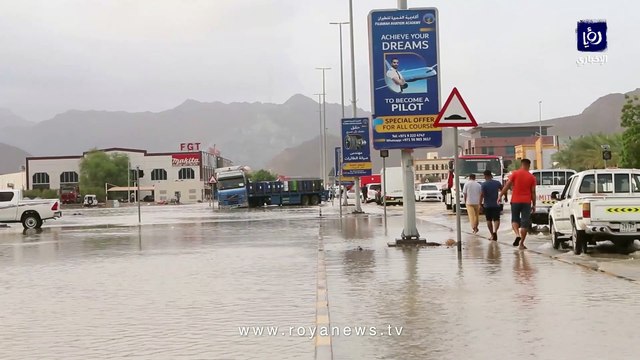 سيول كبيرة وأمطار تغرق الطرق في الإمارات