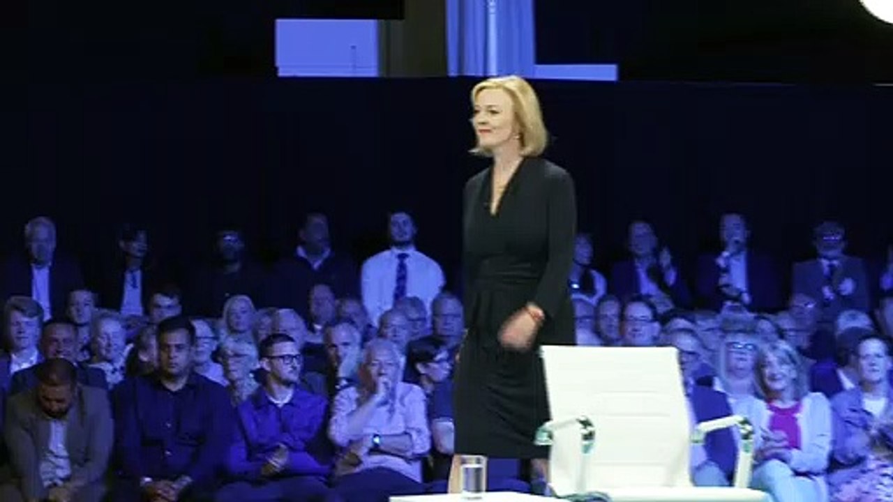 Truss promises 'grit and straight-talking' as PM