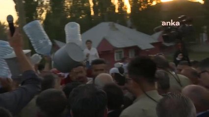 Kılıçdaroğlu, Ağrı'da; 20 Yıldır Sularının Olmadığını Belirten Yurttaşları Dinledi: "Bir Kere Olsun Bu Mahalleye Adım Atmadılar.