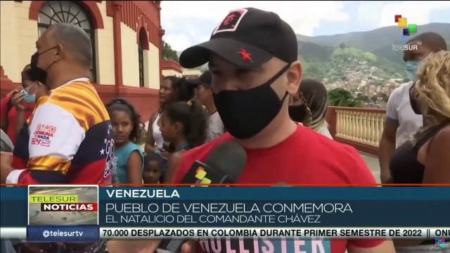 Venezolanos se reúnen en el Cuartel de la Montaña para conmemorar natalicio de Hugo Chávez