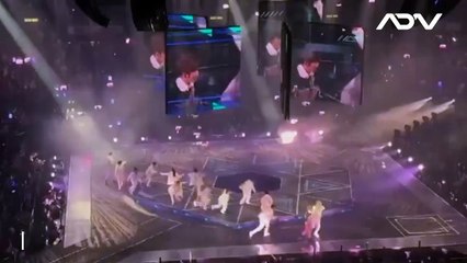 Pantalla gigante cae sobre bailarines  en Hong Kong