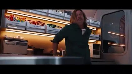 BULLET TRAIN -Brad Pitt se bat avec une Gourde- Extrait VF (2022)