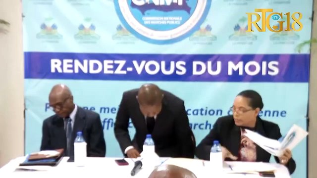 Komisyon nasyonal mache piblik òganize yon konferans deba sou mache piblik.