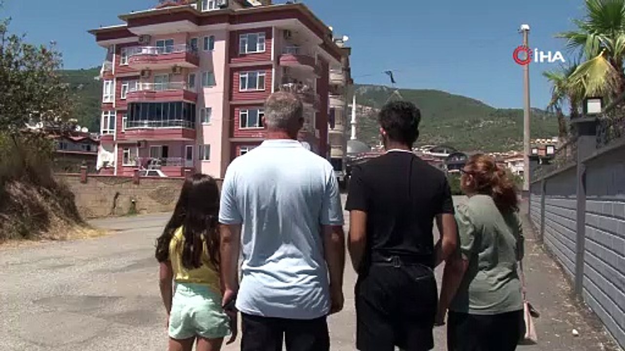 Danimarkadan gelen gurbetçi aile evlerine yerleşmiş birini görünce şaşkına döndü
