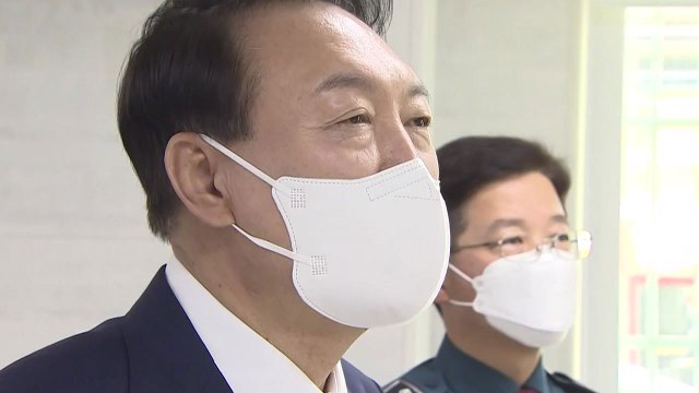 [뉴스큐] '내부 총질' 문자 후폭풍?...尹, 지지율 30% 선 무너져 / YTN