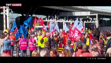 Dünya genelinde havaalanlarındaki kaos sürüyor