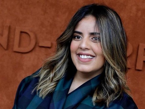 Insultées par l’ex-première Dame, Valérie Trierweiler, Inès Reg et sa sœur réagissent pour la première fois et surprennent dans leur répon...