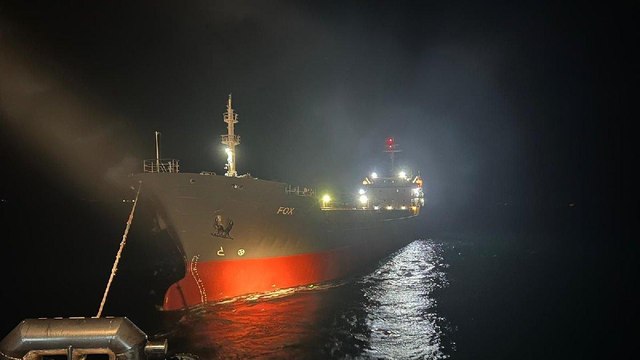 İstanbul Boğazı'nda arızalanan kargo gemisi Ahırkapı'ya demirletildi