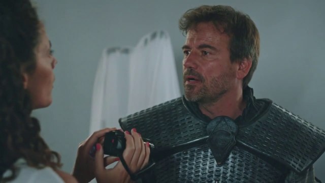 Plus Belle la Vie - Boher et Prune, le bisou