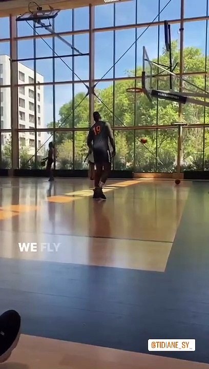 Hélène Sy a partagé la vidéo de ses fils faisant du sport @ Instagram / Hélène Sy