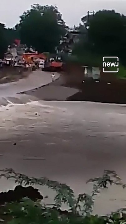 Watch: This Is How A Man Saves Life Of Another Man From Flood In Yavatmal
