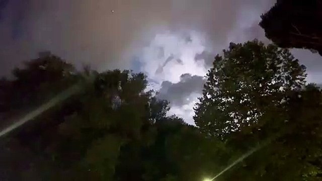 Maltempo, notte di lampi e fulmini in Versilia