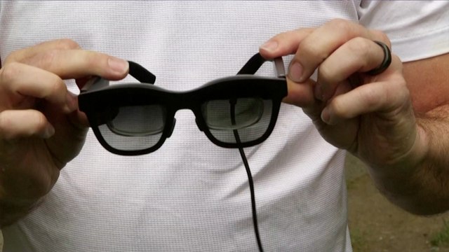 Live-caption glasses let deaf people read conversations using augmented reality
