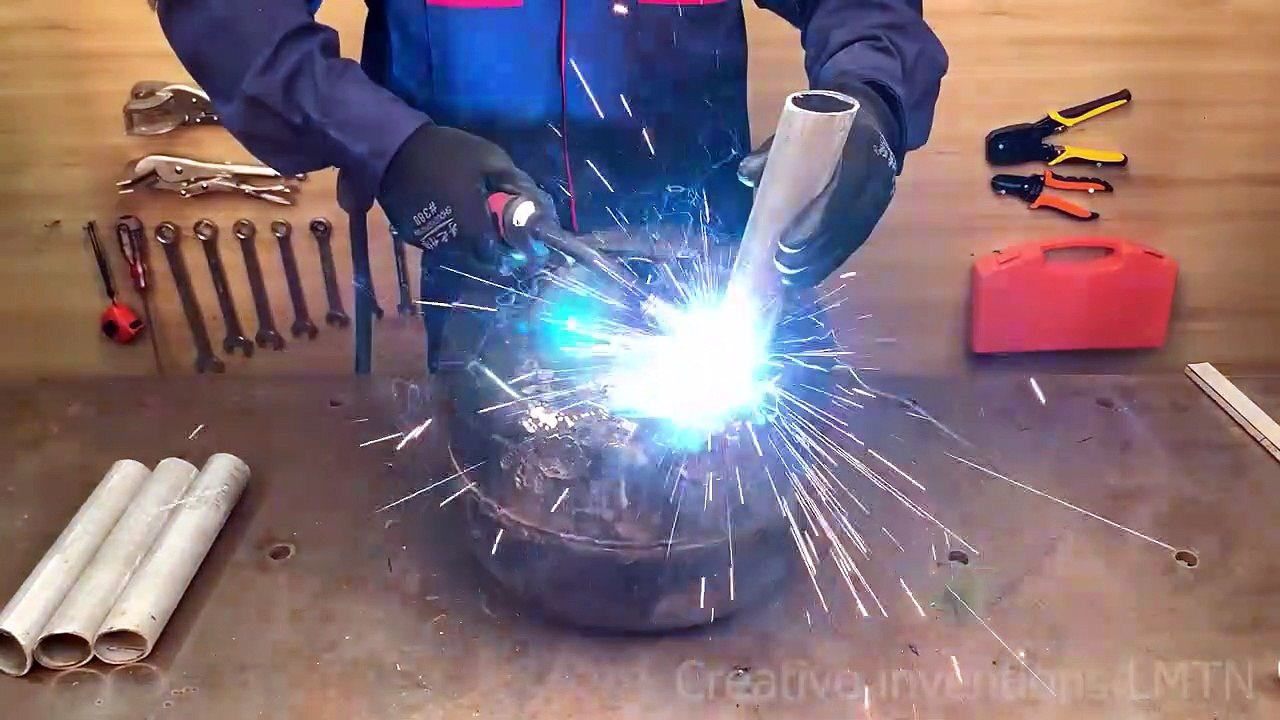 WOW ! Waste Oil Burner to generate  Air Heating _ Waste Oil Stove Homemade to replace gas