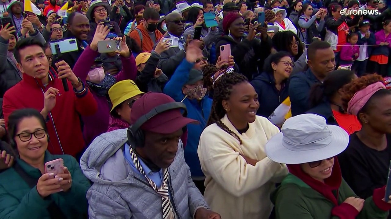 'Empörung und Scham': Papst entschuldigt sich in Nunavut für Missbrauch und Gewalt in Internaten