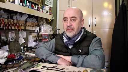 Çocuk yaşta başladığı kuyumculuk zanaatında özgün tasarımcı oldu