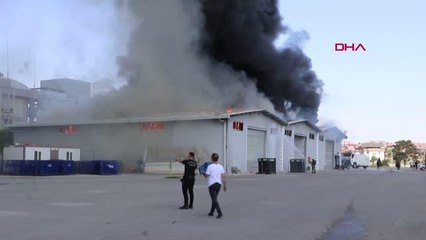 Video herunterladen: Son dakika haber... DENİZLİ İL EMNİYET MÜDÜRLÜĞÜ LOJİSTİK DEPOSUNDA YANGIN - 2