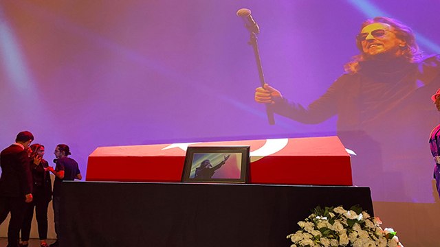 İlhan İrem son yolculuğuna uğurlanıyor