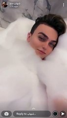 "شهاب ملح" يوثق صورا له من داخل "الحمام"