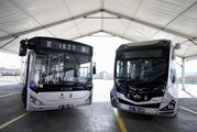 İBB'nin aldığı 100 yeni metrobüs törenle filoya katıldı
