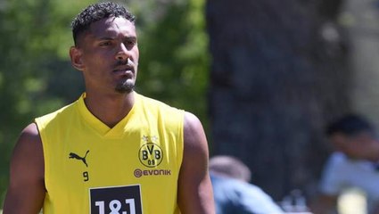 Borussia Dortmund'un dünyaca ünlü golcüsü Sebatian Haller'in testis tümörü kötü huylu çıktı