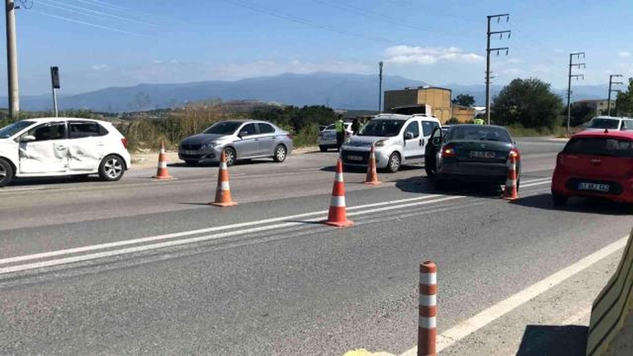 Kocaeli 3. sayfa: Kandıra yolunda kaza: 4 yaralı