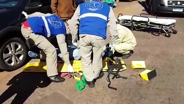 Ciclista fica ferido ao sofrer acidente na Av. Rocha Pombo