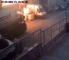 İzmir haberleri... İzmir'de 1 kişinin öldüğü kimya imalathanesindeki patlama anı kamerada