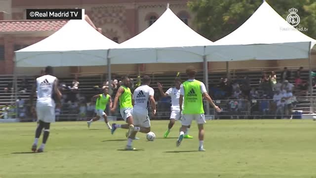 Real Madrid - Les beaux gestes de Benzema à l'entraînement