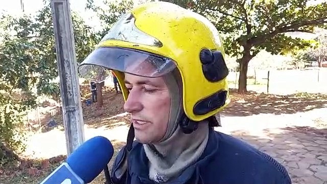 Residência fica destruída após incêndio em vila rural de Umuarama 1
