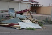 Iğdır haber: Iğdır'da etkili olan fırtına çatıları uçurdu, araçlara zarar verdi