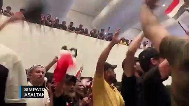 Simpatizantes del clérigo radical Muqtada al Sadr asaltan otra vez el parlamento de Irak