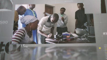 Prototype de système de microscopie automatisé, entièrement assemblé, de frottis d'expectoration sur smartphone (SSM)