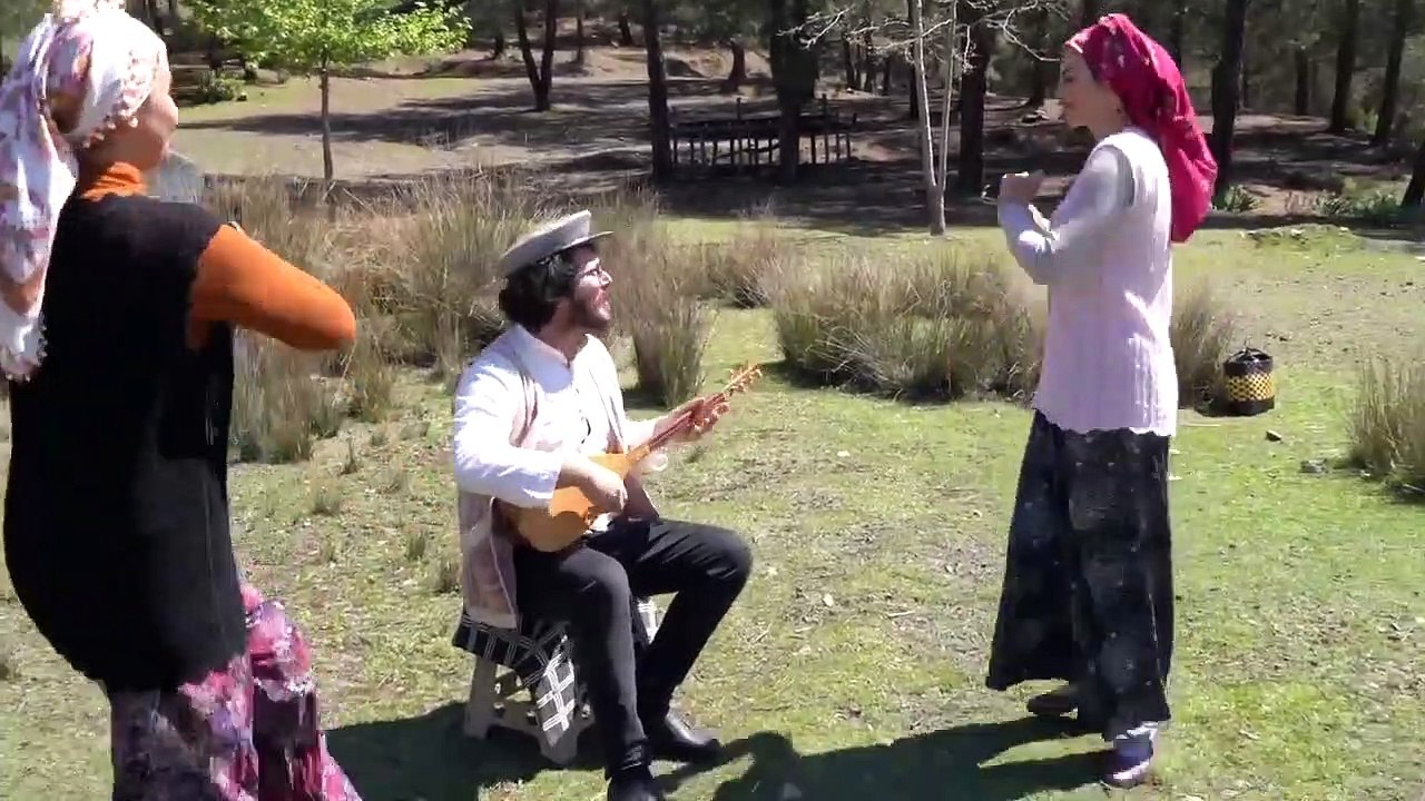 Emre Dayıoğlu Pazarda Bal Var Gelinim