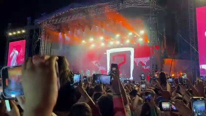 Black Eyed Peas perform 'Where is the Love?' At LooseFest