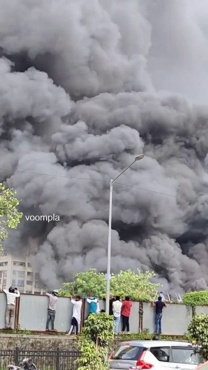_Oh_no!_A_massive_fire_breaks_out