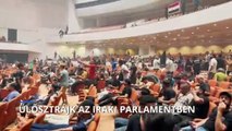 Több százan törtek be az iraki parlamentbe, hogy ülősztrájkoljanak