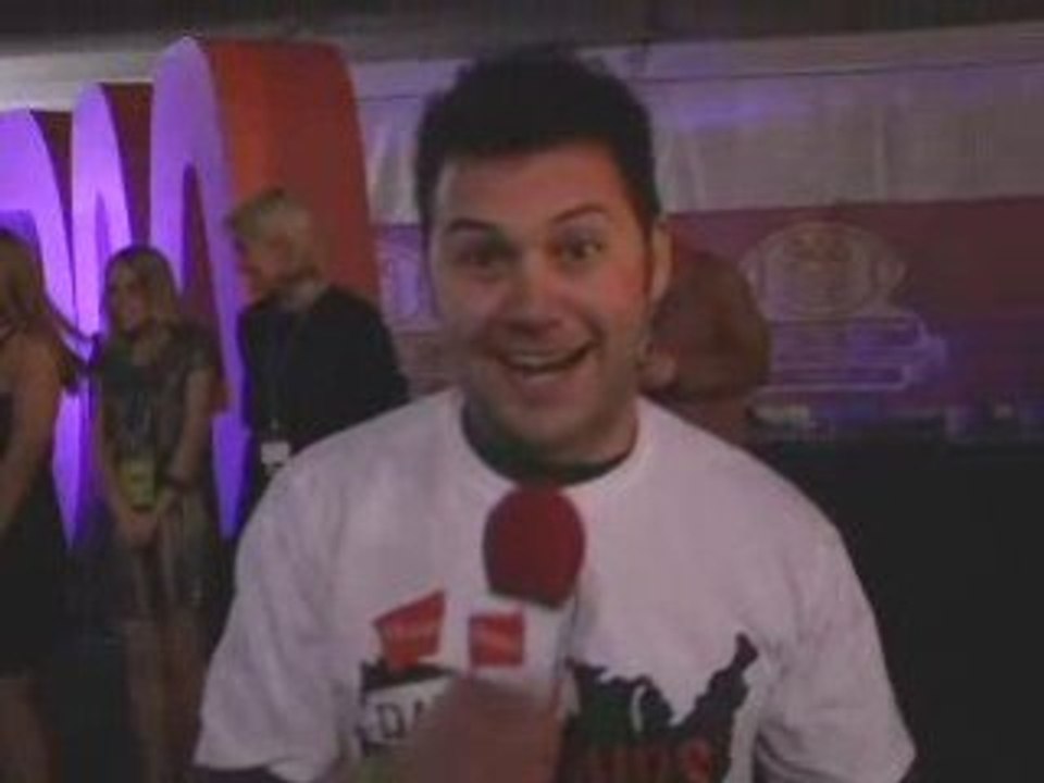 Paris Hilton Pose-off at the 50 Cent Concert