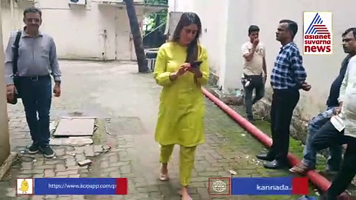 ತುಂಡು ಬಟ್ಟೆ ಬೇಡಕಣ್ಣಮ್ಮ ಈ ಚೂಡಿದಾರ ನೋಡು ಸೂಪರ್ ಆಗಿದೆ; ಕರೀನಾಗೆ ನೆಟ್ಟಿಗರಿಂದ ಸಲಹೆ