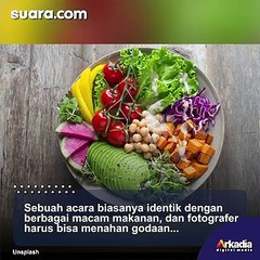 Bukannya Fokus Foto Makanan, Aksi Fotografer Ini Bikin Ngakak Ibu-ibu