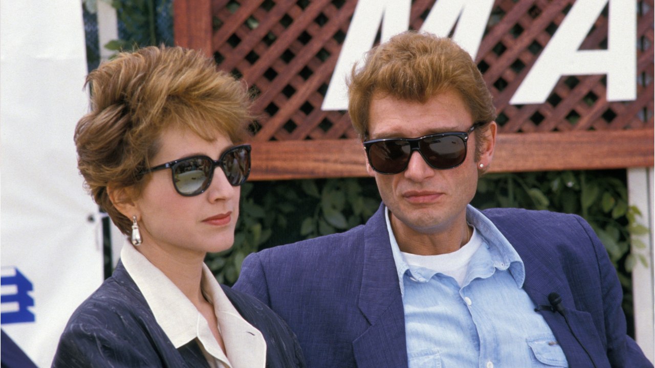 VOICI - "Il était extrêmement malheureux" : les tristes révélations de Nathalie Baye sur la fin de vie de Johnny Hallyday