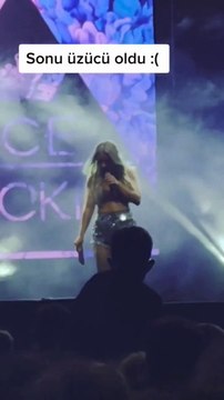 Ece Seçkin'e konserde çirkin saldırı! Telefon fırlattılar