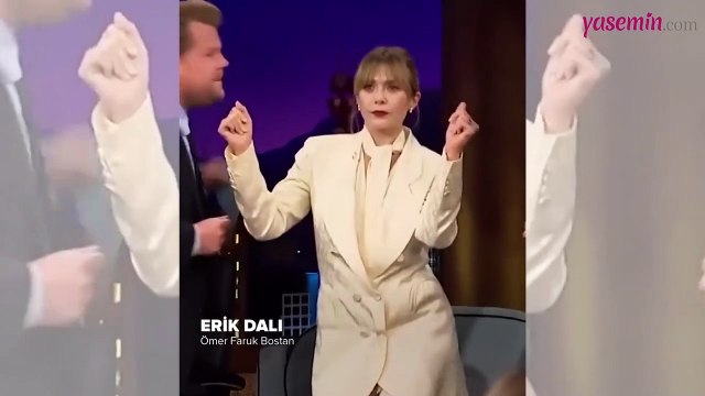 Benedict Cumberbatch ve Elizabeth Olsen Türküler eşliğinde oynadı!