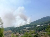 Son dakika 3. sayfa: Mersin'de orman yangınına 2 uçak, 5 helikopterle müdahale ediliyor
