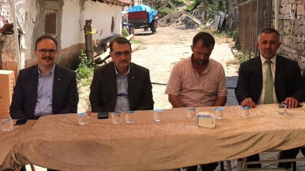 Enerji ve Tabii Kaynaklar Bakanı Dönmez, selden etkilenen çiftçi ve köylülere müjdeyi verdi